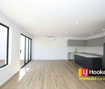 BRAND NEW TOWNHOUSE - Photo 2