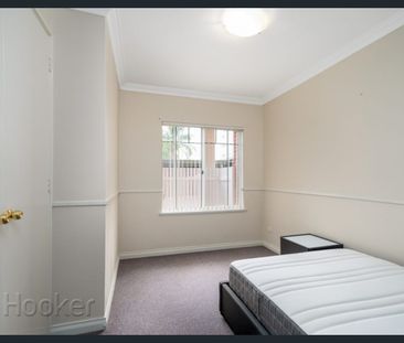 HUGE Courtyard & Outstanding Location - Photo 6