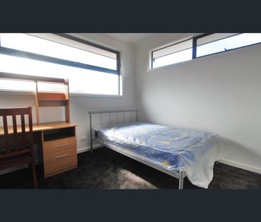 1/4 Harlington Street, Clayton, Vic 3168 - Photo 5