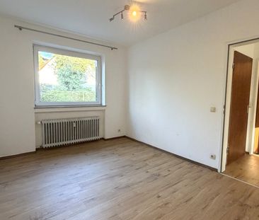 Bezugsfreie 2-Zimmer-Wohnung im Erdgeschoss mit Terrasse und Einbau... - Photo 1