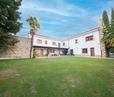 8 bedroom luxury Detached House for rent in Madrid, Autonomous Regi... - Photo 1