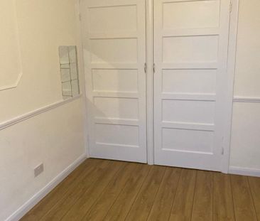 3 Bedroom Maisonette To Rent - Photo 2