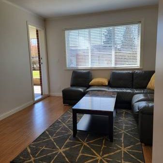 Gorgeous 2 Bedroom + Den (3rd bdrm), 2 baths Condo for Rent in Langley - Photo 3