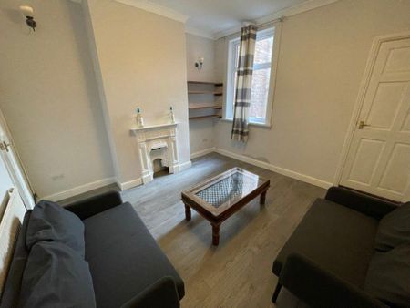 3 bedroom terraced house to rent - Photo 2