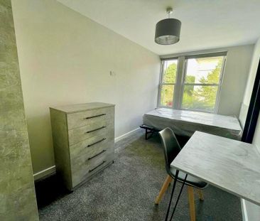 Room in a Shared House, Whiteladies Road, BS8 - Photo 5