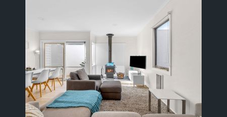 Family Serenity on George - Furnished, 12 mths - Photo 3