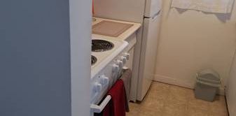 1 Bedroom Available March 1 at Carlton House! - Photo 2