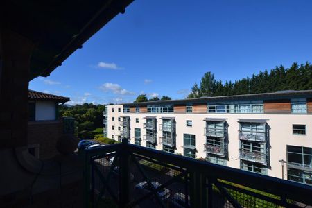 2 bedroom flat to rent - Photo 2