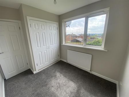 25 Hamilton Gardens, BT28 2BD, Lisburn - Photo 4