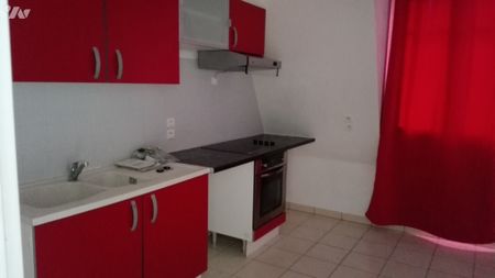 Dans résidence sécurisée avec ascenseur, un appartement de type F3 offrant une entrée - Photo 5