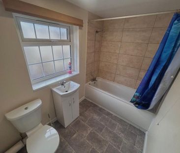 2 bedroom semi-detached house to rent - Photo 5