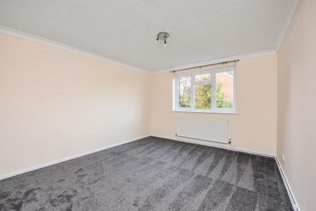 2 bedroom maisonette to rent - Photo 2