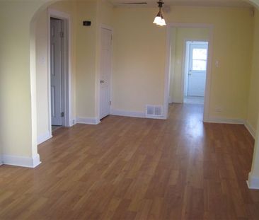979 ARGYLE 2 BEDROOMS - Photo 2