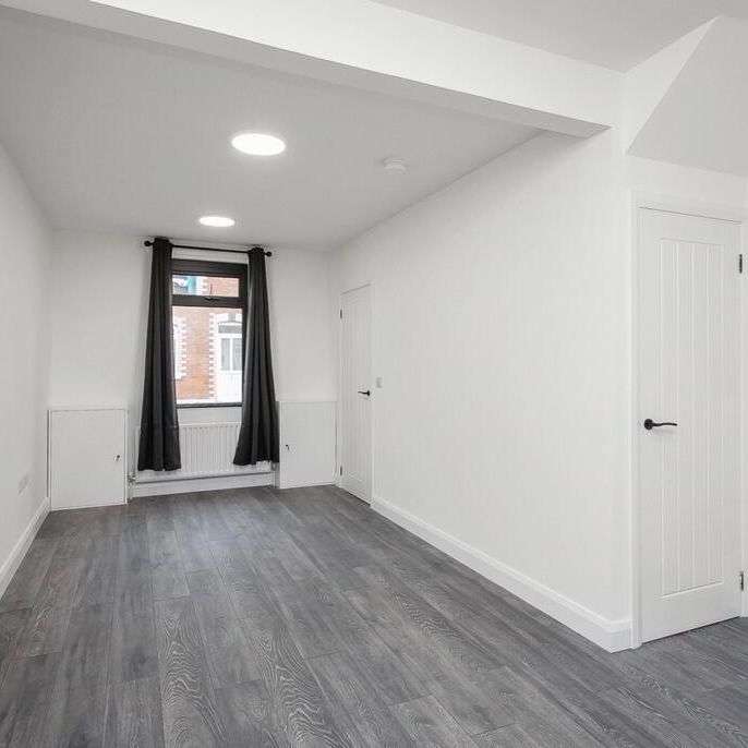 21 Bloomfield Street, Belfast, BT5 5AU - Photo 1