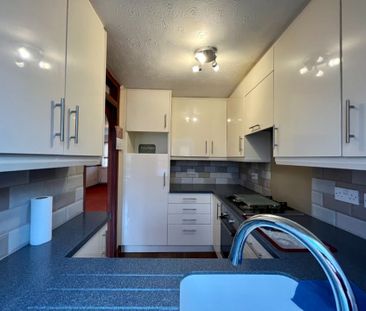 Russet Close, Tongham, Farnham, Surrey, GU10 - Photo 6