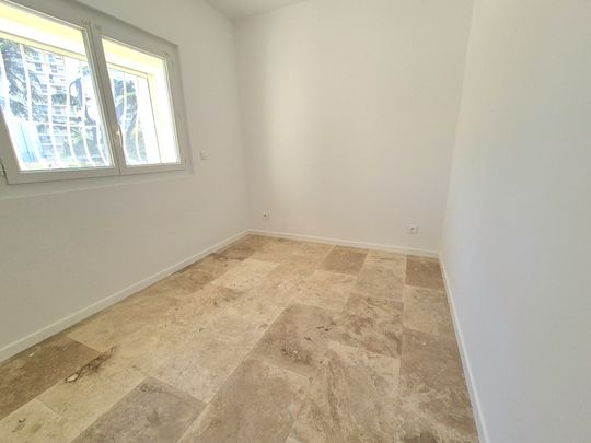 Location Appartement 2 pièces 33m² MARSEILLE 9ème - Photo 1