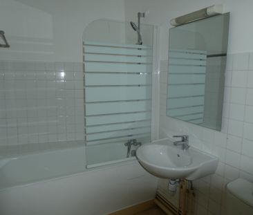 Location Appartement 2 pièces 37m² FONTAINEBLEAU 77300 - Photo 1