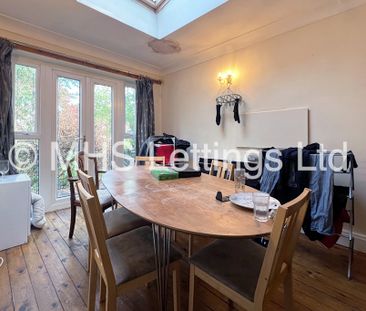 4 Bedroom Semi-Detached House for rent in Becketts Park Drive - Photo 3