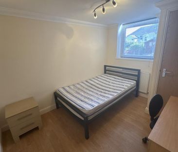 7 bedroom terraced house to rent - Photo 3