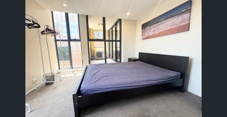 PARTIALLY FURNISHED APARTMENT IN ULTRA CONVENIENT LOCATION - Photo 3