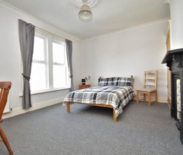 4 bedroom terraced house to rent - Photo 2