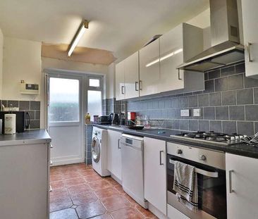 Westdale Walk, Bedford, MK42 - Photo 1