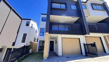 Brand-new 4 Bedroom Townhouse in Rangitoto Zone - Photo 3