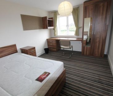 6 bedroom flat to rent - Photo 5