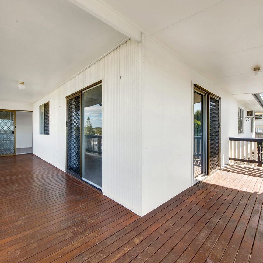 Spacious Family Home with Pool and plenty of Storage - Photo 1