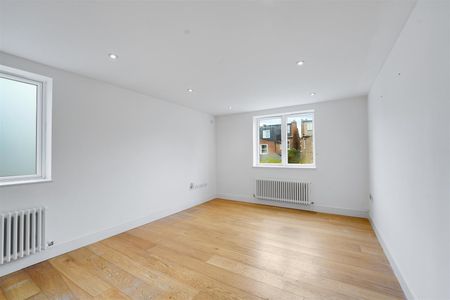 Flat To Let - Photo 2