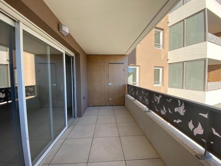 Location Appartement 1 pièce 37m² FREJUS 83600 - Photo 3