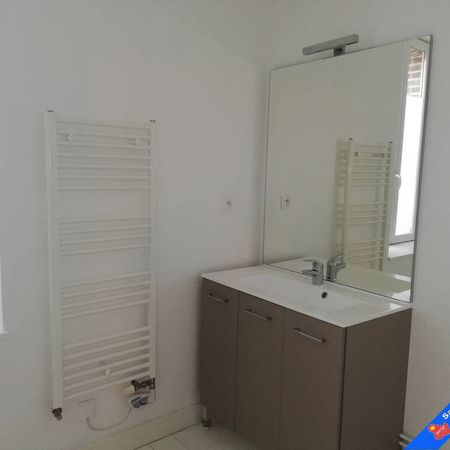 Location Appartement 1 pièce 32m² JOIGNY 89300 - Photo 4