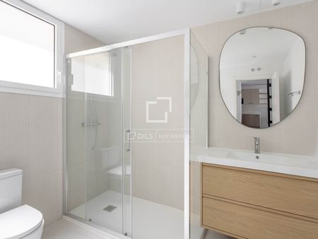 Excellent 3 Bedroom apartment for rent in Recoletos, Madrid - Photo 5