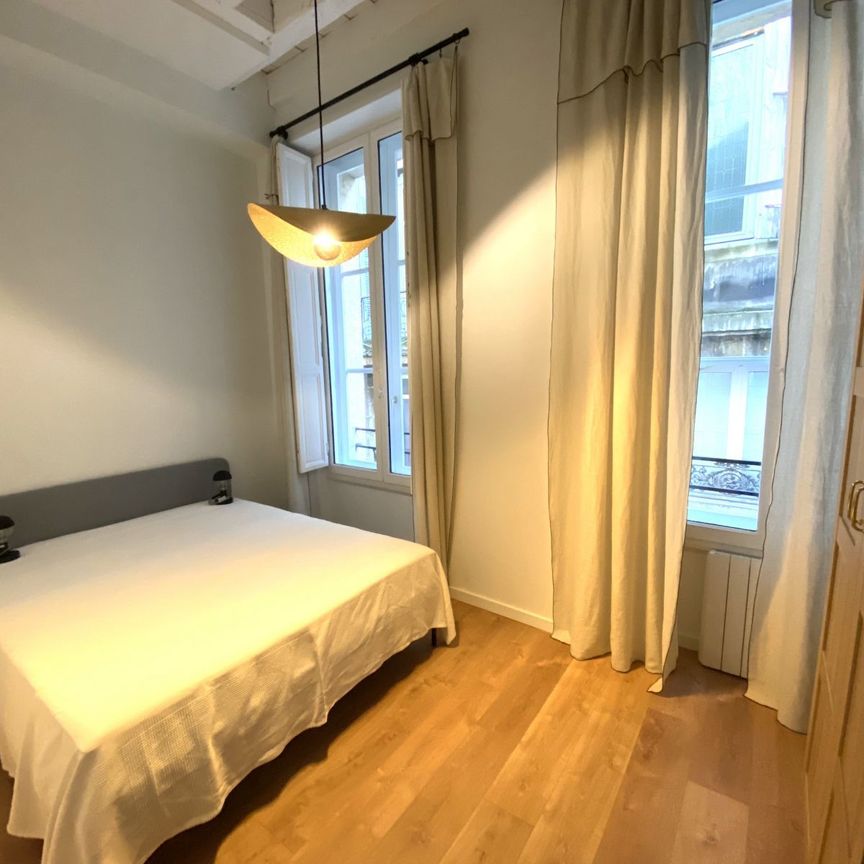 BORDEAUX T2 PLACE DE LA BOURSE - 1 090 €CC - Photo 1