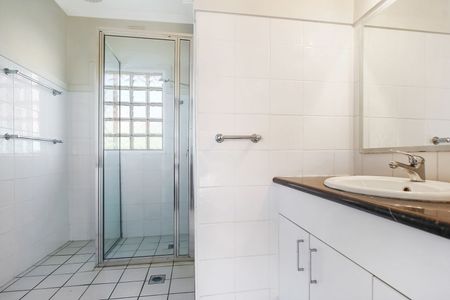 Central Convenience, Quiet Comfort & Just a Stroll to Dean Street - Photo 4