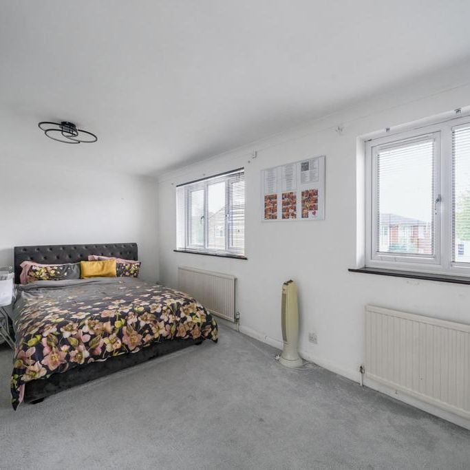4 bedroom detached house to rent - Photo 1