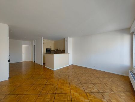 Charming through apartment in attic, with 2 terraces - Photo 5