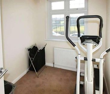 Prospect Road, Hornchurch, Essex, RM11 - Photo 4