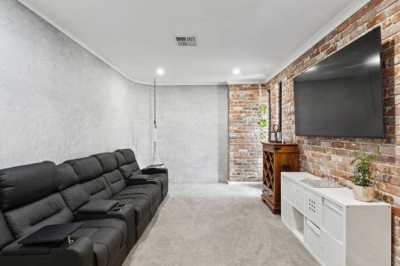 Welcome home to your leafy Kingsley retreat - Photo 4