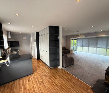 Extended family living - Photo 1