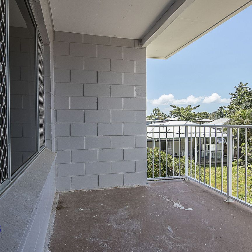 4/7 Windsor Street, Hermit Park - Photo 1