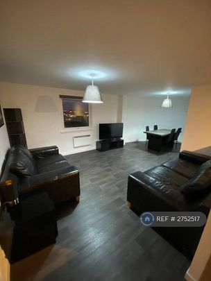 3 bedroom flat to rent - Photo 1