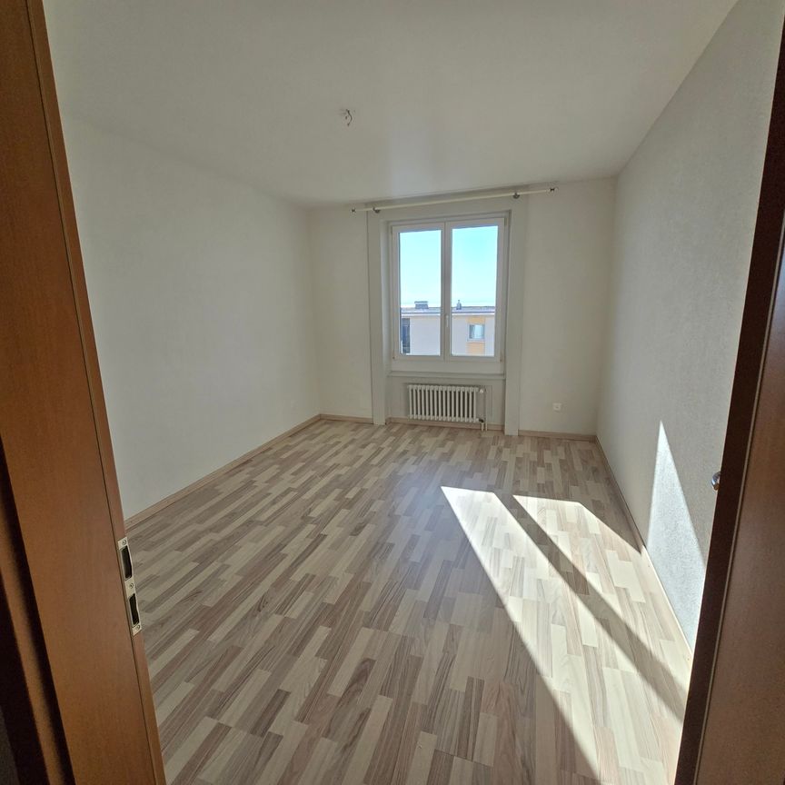 Joli appartement de 3 pièces au 1er étage avec balcon et vue sur le lac - Photo 1