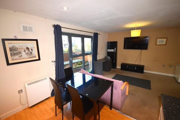 2 bedroom flat to rent - Photo 1