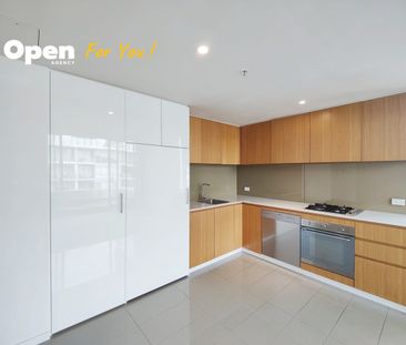 Stunning One Bedroom Apartment with Large Study Area For Lease - Photo 2