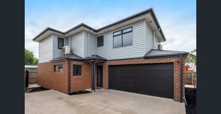 Sleek Contemporary Living - Photo 5