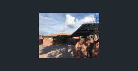 LOW MAINTENANCE 2 BEDROOM UNIT - PERFECT LOCATION - Photo 5