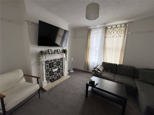 Lime Grove, Newark, Nottinghamshire, NG24 - Photo 1