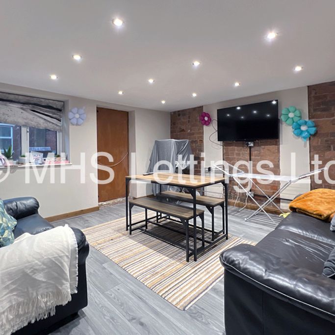 6 Bedroom Mid Terraced House for rent in Granby Grove - Photo 1