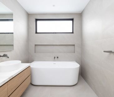 Modern elegance meets effortless styling, with the beach on your do... - Photo 3